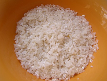 Рис для гарнира к жареной рыбе необходимо отварить