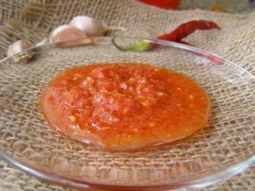 Аджика с яблоками