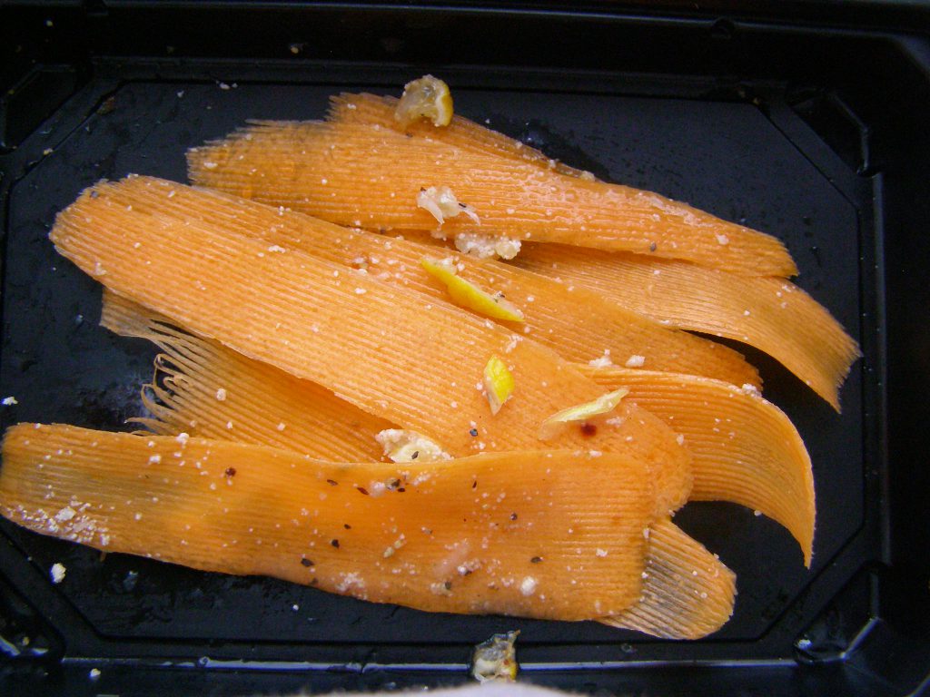Морковь настругана и в маринаде
