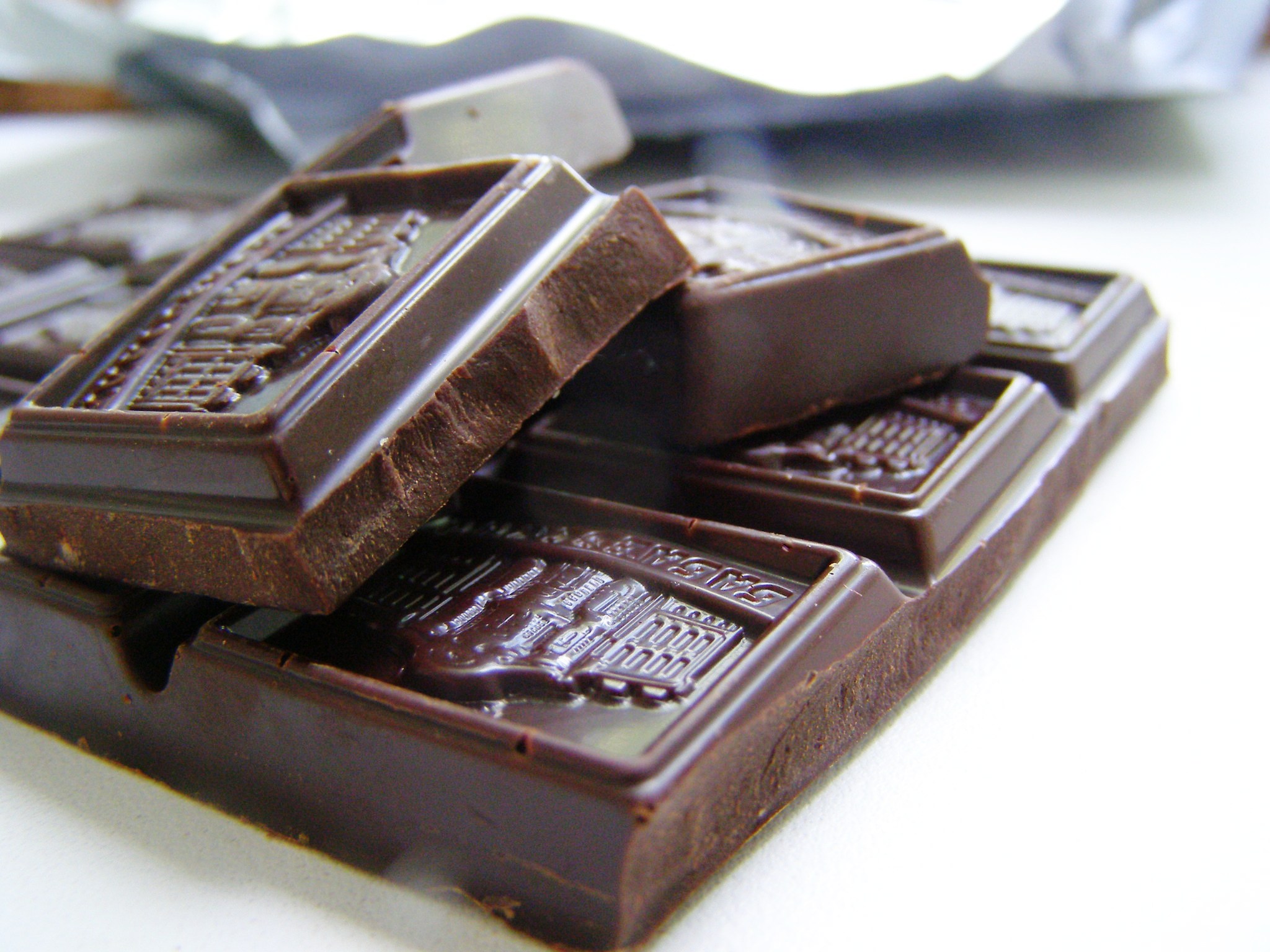 Первый шоколад. Первая шоколадка. Шоколад который кладут льготникам. Первая шоколадная компания.