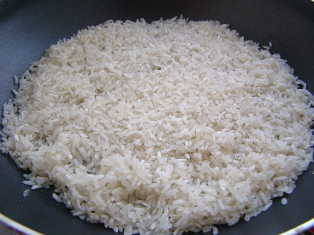 Прокалить рис
