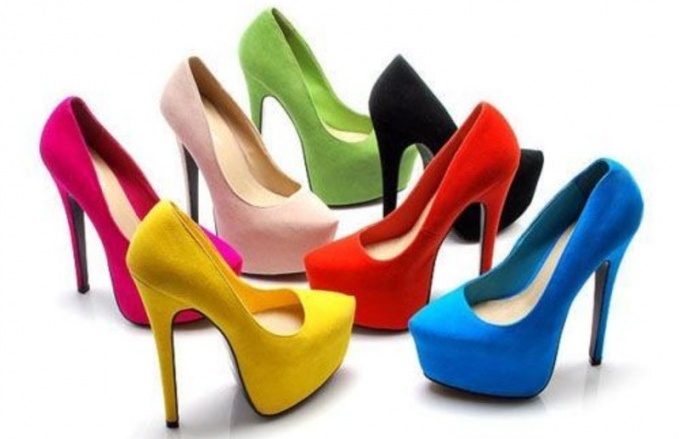 Разноцветные туфли