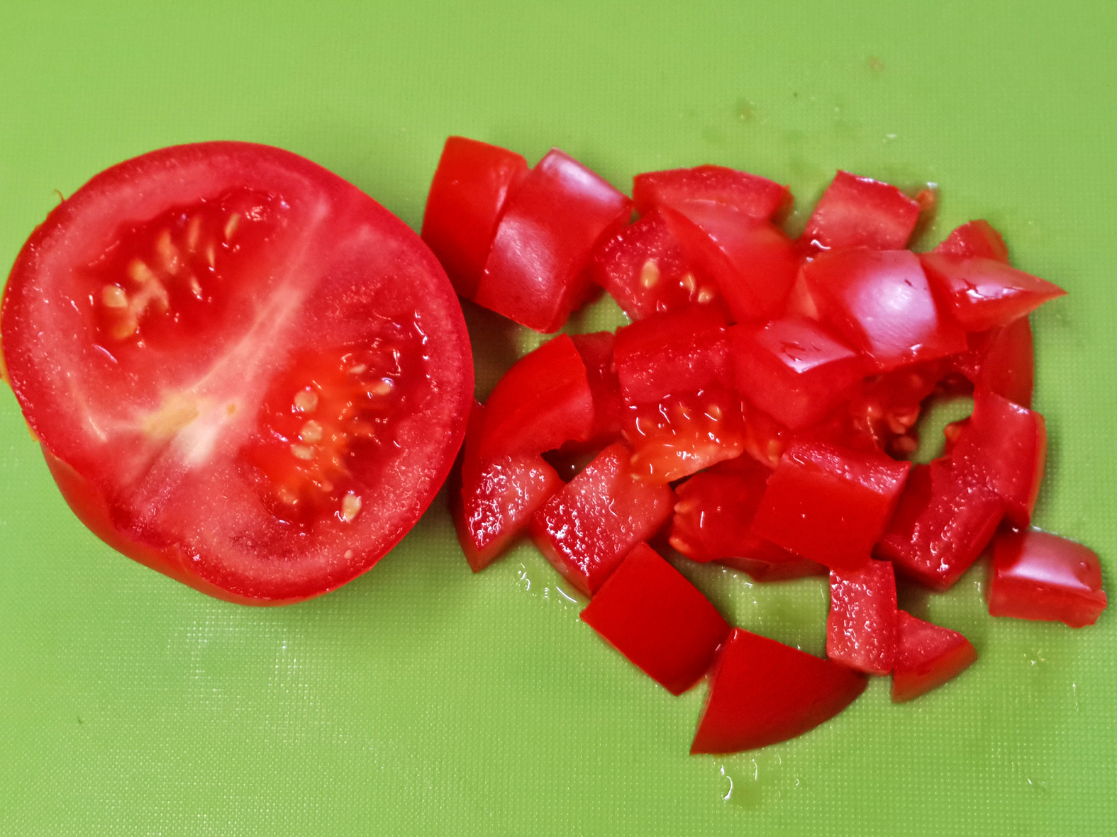 томаты порезанные