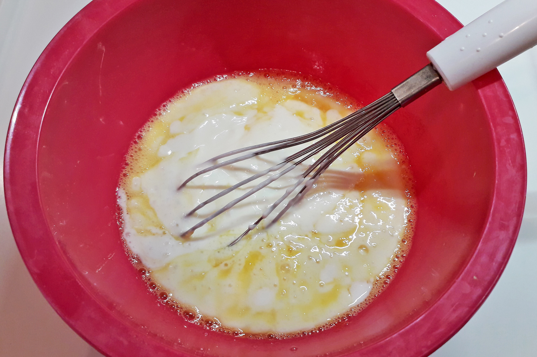смесь яиц и кефира